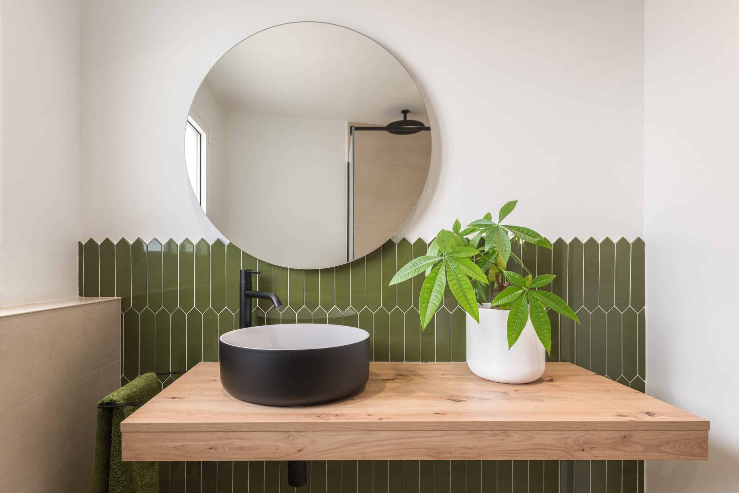 reforma de baño de cortesia